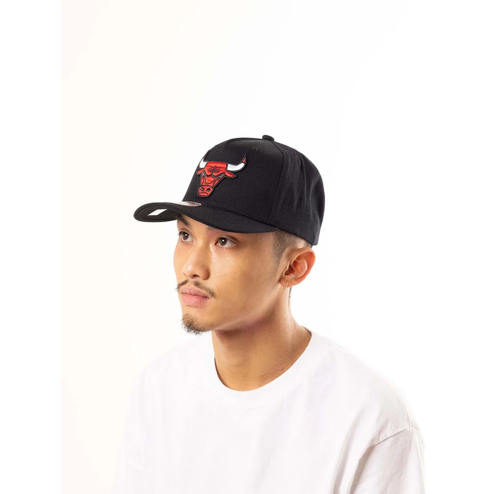 Mitchell & Ness 110 Chicago Bulls snapback cap in red